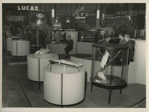 Torino - Salone dell'automobile del 1956 - Stand Smalti Duco - Pappagallo in gabbia