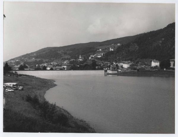 Baselga di Pinè - Diga del lago delle Piazze - Veduta del bacino e della diga