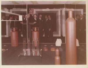 Milano - II Rassegna internazionale della chimica - Ministro dell'industria Giulio Andreotti (secondo da sinistra) - Luigi Morandi (terzo da sinistra)