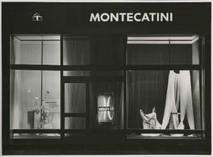 Milano - Palazzo C Montecatini - Vetrine Movil - Esposizione indumenti e tendaggi