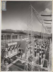 Taio - Impianto idroelettrico di Santa Giustina-Taio - Centrale di Taio - Stazione di trasformazione e di smistamento e di smistamento - Interruttori da 220 kV