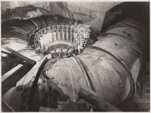 Ala - Centrale idroelettrica in caverna - Cantiere - Assemblaggio turbina Kaplan