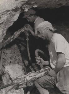 Grottacalda - Miniera di zolfo - Cantiere di minerale di zolfo - Perforazione meccanica