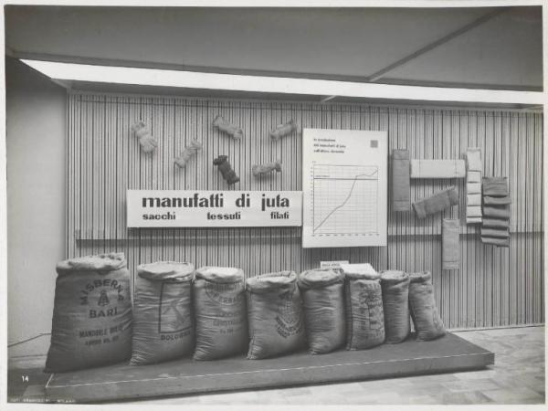 Milano - Fiera campionaria del 1955 - Padiglione Montecatini - Manufatti di juta