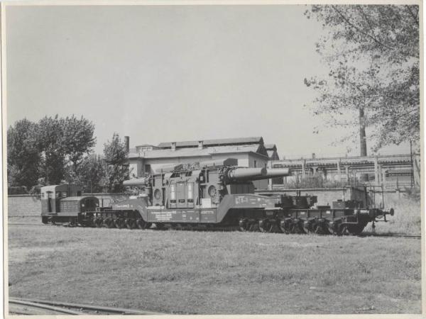 Sesto San Giovanni - Acciaierie e ferriere lombarde Falck - Carro ferroviario PVz 561700 P - Automotore Badoni tipo VII - Trasformatore Siemens KFUM 1963 a/ 220