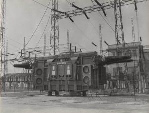 Sesto San Giovanni - Acciaierie e ferriere lombarde Falck - Centrale elettrica - Trasformatore Siemens KFUM 1963 a/ 220