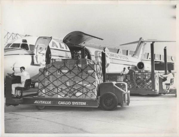 Alitalia Cargo System - Spedizione aerea - IME spa (Industria Macchine Elettroniche) - Calcolatrici elettroniche IME