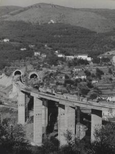 Imperia - Divisione attività varie - Impresarile - Autostrada dei fiori Savona-Ventimiglia - Viadotto su torrente Impero - Cantiere