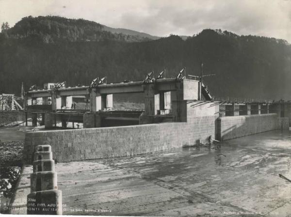 Chiusa - Società elettrica Alto Adige - Impianto idroelettrico di Ponte Gardena - Fiume Adige - Diga