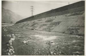 Ala - Impianto idroelettrico - Canale - Fondo e paramenti di sinistra