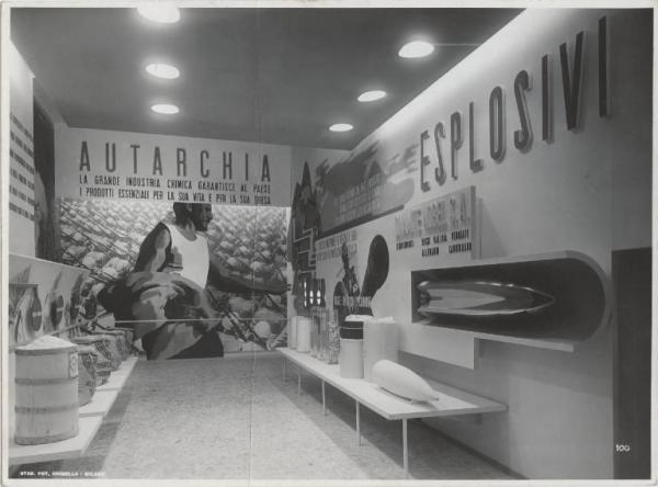 Milano - Fiera campionaria del 1938 - Padiglione Montecatini - Sala esplosivi
