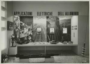 Milano - Fiera campionaria del 1940 - Padiglione Montecatini - Sala alluminio - Applicazioni elettriche