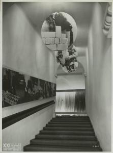 Milano - Fiera campionaria del 1940 - Padiglione Montecatini - Sala Rhodia Albene - Scalinata di accesso