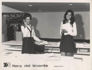 Bari - Fiera del Levante del 1972 - Padiglione Montedison - Hostess