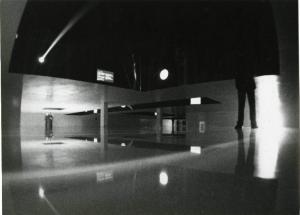 Milano - Fiera campionaria del 1967 - Padiglione Montecatini Edison - Sala espositiva - Visitatori