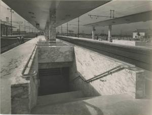 Viareggio - Stazione ferroviaria - Ingresso del sottopasso dalla pensilina