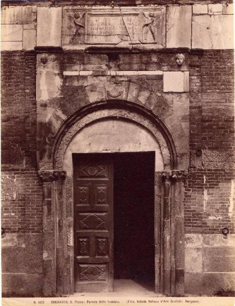 Architettura - Cherasco - chiesa S. Pietro - facciata - portale