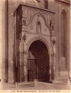 Architettura - Asti - Duomo - portale laterale
