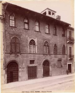 Architettura - Verona - Palazzo Pozzoni - facciata