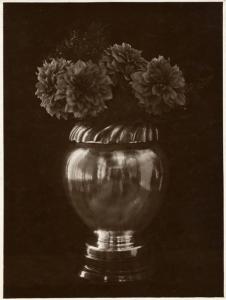 V Triennale - Arti decorative e industriali - Cristalli-metalli-illuminazione - Vaso di ferro di Carlo Turina