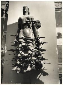 Salone della crociera e del decennale - Giuseppe Pagano - Scultura "La vittoria dell'aria" di Arturo Martini