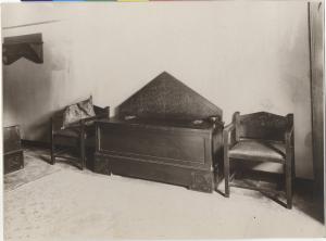 II Biennale - Sale dell'"Atelier di Varedo" - Mobili della camera da letto di Gino Maggioni