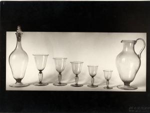 II Biennale - Sala della mensa - Cristallerie da tavola in vetro soffiato di Cappellin e Venini