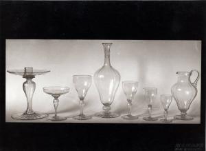 II Biennale - Sala della mensa - Cristallerie da tavola in vetro soffiato di Cappellin e Venini