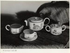 V Triennale - Arti decorative e industriali - Ceramiche - Servizio da tè di Guido Andlovitz