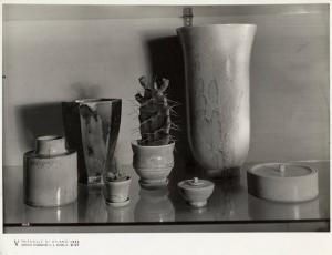 V Triennale - Arti decorative e industriali - Ceramiche - Vasi e porta oggetti in smalto cristallizzato di Guido Andlovitz