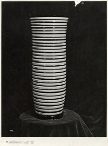 V Triennale - Arti decorative e industriali - Ceramiche - Vaso di maiolica di Rometti