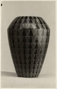 V Triennale - Arti decorative e industriali - Ceramiche - Vaso in ceramica di Anselmo Bucci