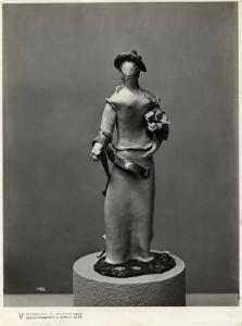 V Triennale - Arti decorative e industriali - Ceramiche - Figurina floreale di Giuseppe Piombanti