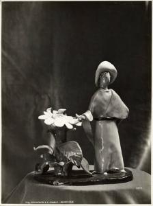 V Triennale - Arti decorative e industriali - Ceramiche - Figurina floreale di Giuseppe Piombanti