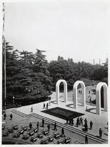 V Triennale - Piazzale d'onore - Archi ornamentali di Mario Sironi