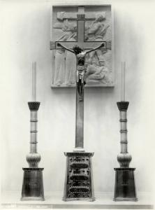 V Triennale - Mostre nel parco - Padiglione della mostra d'arte sacra - Candelabri, corocefisso e una formella della Via crucis