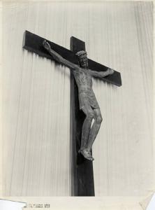 V Triennale - Mostre nel parco - Padiglione della mostra d'arte sacra - Crocifisso di Leone Lodi