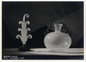 IV Triennale - Galleria dei vetri - Vaso e soprammobile in vetro della serie "Primavera" di Barovier