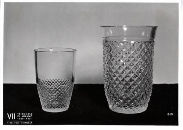 VII Triennale - Sezione della produzione svedese - Vasi in cristallo inciso