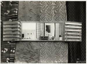 VI Triennale - Sezione dell'E.N.A.P.I. - Tappeti e stoffe - Tessuti e specchiera in legno scoplito e dorato