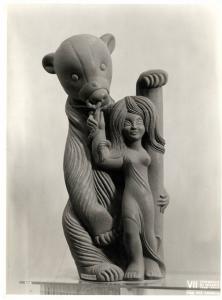 VII Triennale - Sezione della Francia - Terracotta "la femmina e l'orso" di Sebastién