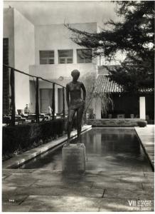 VII Triennale - Sezione del giardino - Terza zona - Bronzo "nuda stante" di Giannetto Mannucci