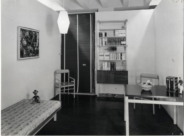 X Triennale - Mostra della casa - Alloggio Borsalino n. 1 - Camera "B" per i figli - Ignazio Gardella - Marco Comolli - Luigi Radice - Enrico Taglietti