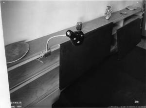X Triennale - Mostra della casa - Alloggio INCIS A - Testata del letto della camera da matrimoniale - Piero Bottoni - Leonardo Fiori - Augusto Piccoli
