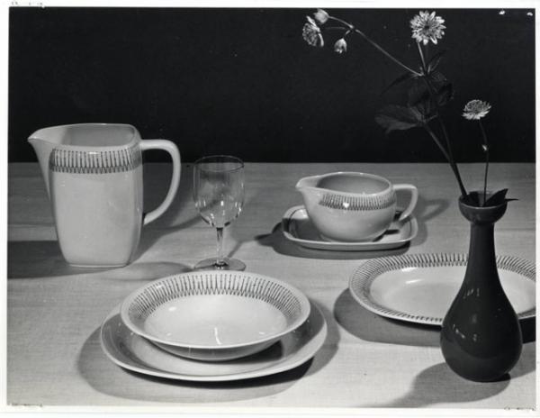X Triennale - Forma scandinava - Svezia - Servizio da tavola in ceramica - Erik Skawonius