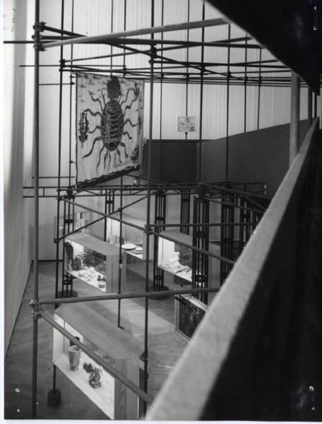 X Triennale - Salone d'onore. I trent'anni della Triennale 1924-54 - Franco Albini e Franca Helg - Arazzo "le serpent de la connaissance" di Jean Lurçat