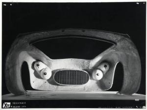 X Triennale - Mostra dell'industrial design - Vettura FIAT 8V - Interno della parte anteriore della carrozzeria