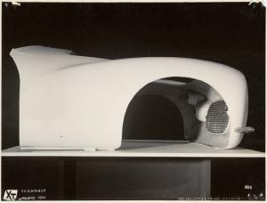 X Triennale - Mostra dell'industrial design - Vettura FIAT 8V - Parte anteriore della carrozzeria