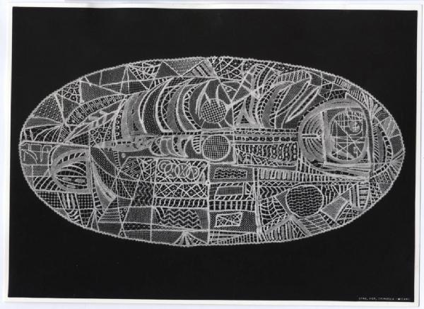 XI Triennale - Mostra delle Produzioni d'arte - Sezione dei pizzi, ricami, alabastri - Centro ovale a fuselli - Leonardo Spreafico