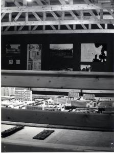 XI Triennale - Mostra Internazionale di Architettura moderna - Seconda parte: quartiere - Il Quartiere dal 1930 ad oggi - Modello di un quartiere residenziale di Rotterdam di Jacob Berend Bakema